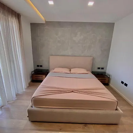 Daire Lux 01 + Free Parking Tiran